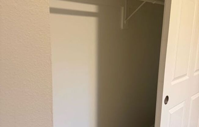 1 bed, 1 bath, 600 sqft, $1,325, Unit 25