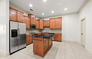 3 beds, 2.5 baths, $2,200, Unit Suite B