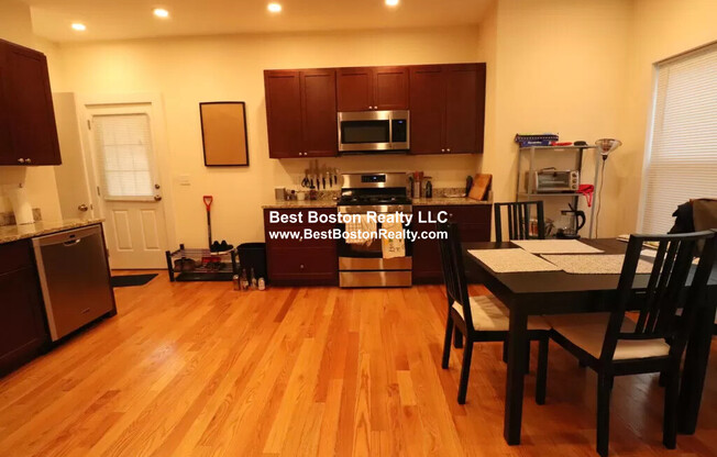 58 School St # 1