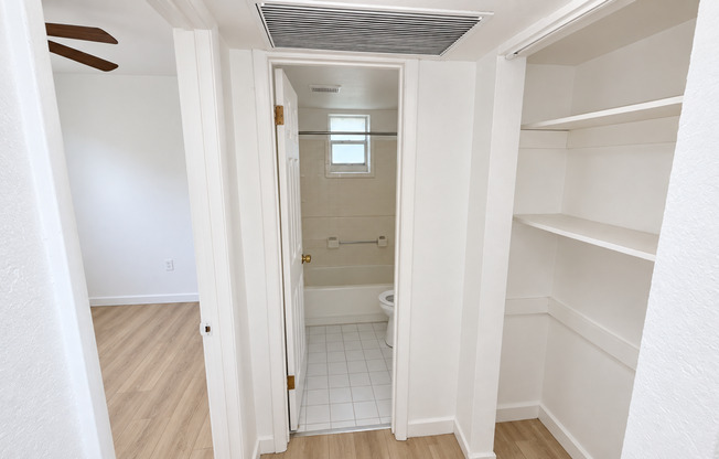 2 beds, 1 bath, 550 sqft, $1,659, Unit 1217/209