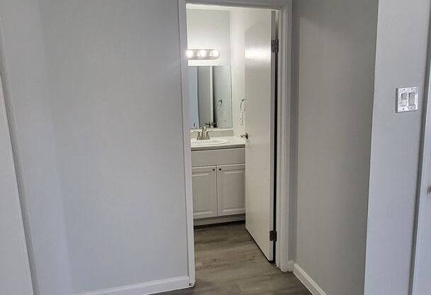 Studio, 1 bath, 400 sqft, $1,200, Unit 1250-I