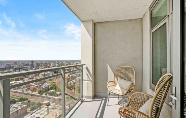 599 W KINZIE