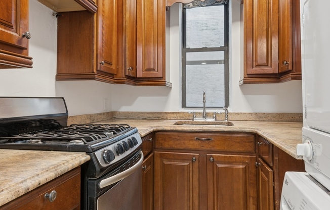 5 W 107 ST