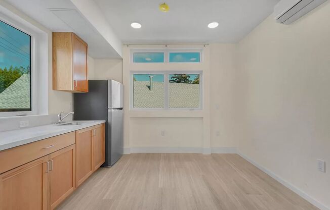 Studio, 1 bath, 291 sqft, $1,825