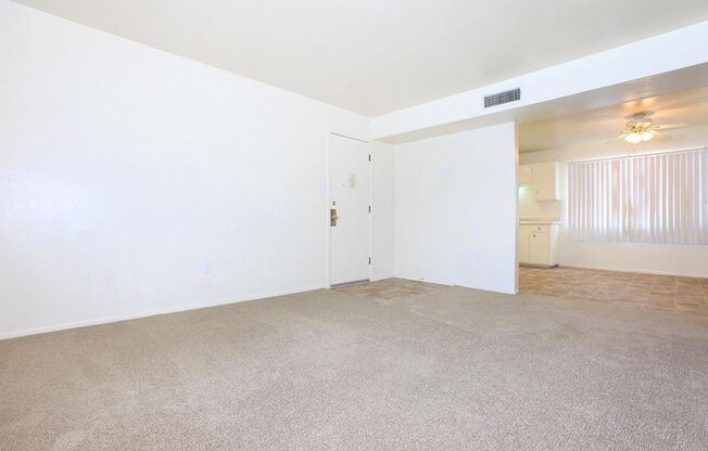 2 beds, 1 bath, 915 sqft, $915, Unit 79-10 (UV2)