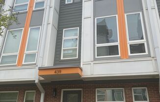 Beautiful Modern Townhome in South End Available 5/1!