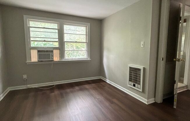 2 beds, 1 bath, $1,700