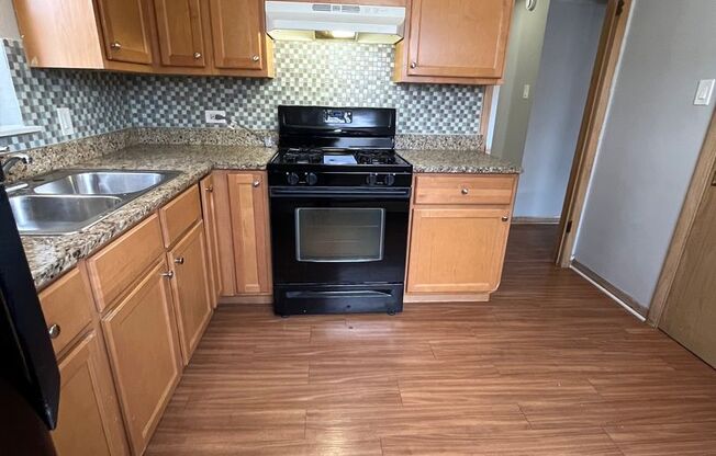 1 bed, 1 bath, 500 sqft, $1,000, Unit GW