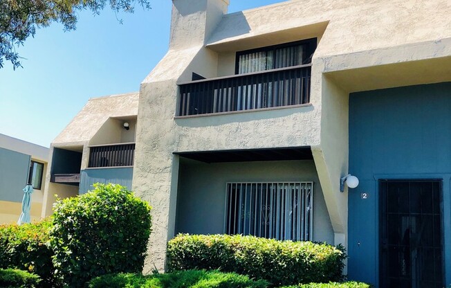 2 bedroom, 2 story Mission Valley Townhouse with garage
