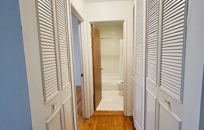 1 bed, 1 bath, 575 sqft, $1,695, Unit 402