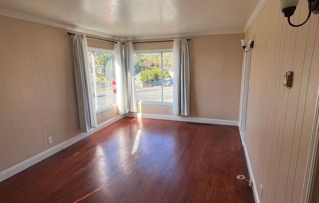 2-Bedroom San Pablo Home with Massive Backyard