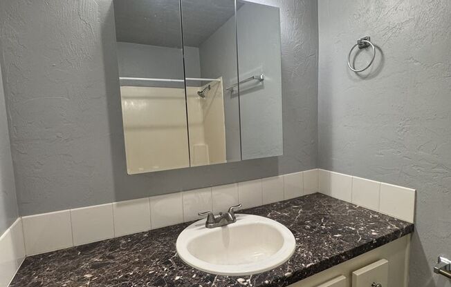 Studio, 1 bath, $1,125, Unit 05
