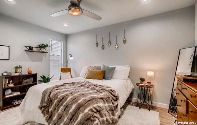 Adorable 3 bedroom 2 bath Minutes from N St. Marys!! Completely updated!