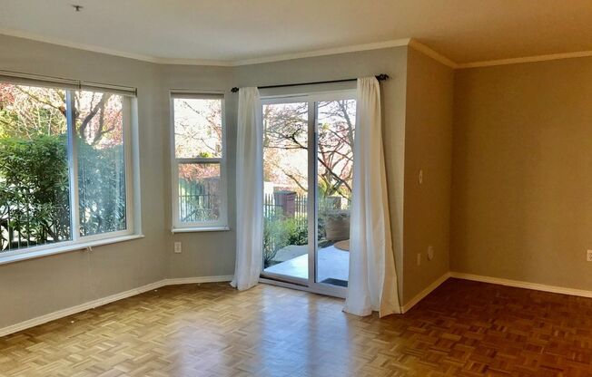 Two Bedroom Capitol Hill Condo – Prime Location!