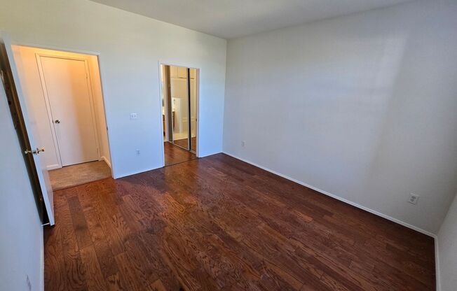 2 beds, 2 baths, $2,700, Unit # 8
