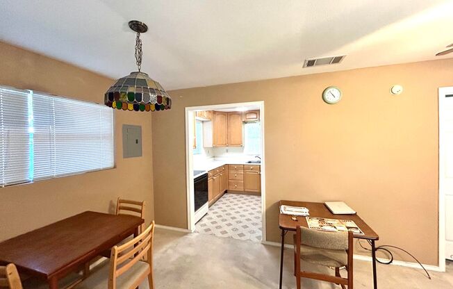 2 beds, 1 bath, $1,200