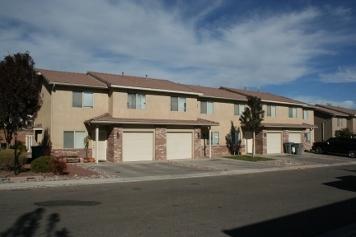 3 beds, 2.5 baths, $1,498