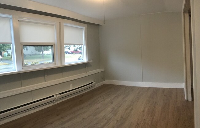 10 OXFORD AVE