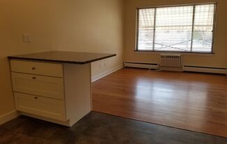 1 bed, 1 bath, $965, Unit 05