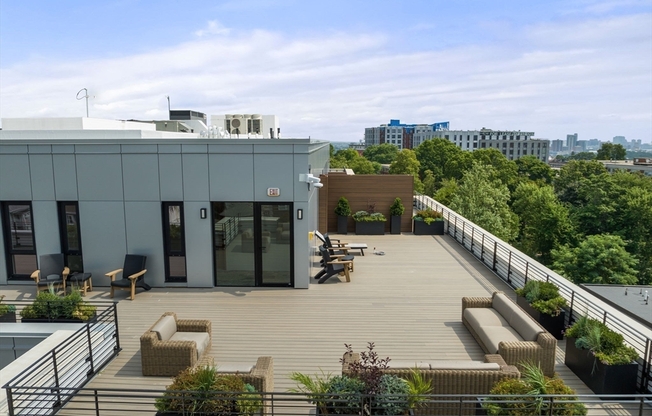 2 beds, 2 baths, 997 sqft, $4,600, Unit 402