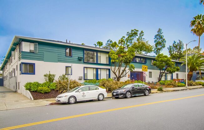 Hollyview Apartments