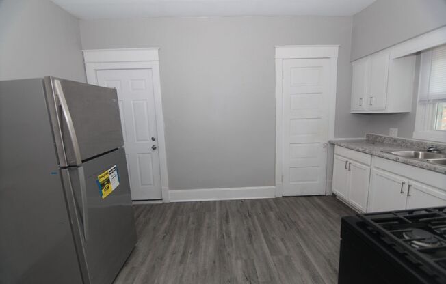 1 bed, 1 bath, $750, Unit 3909 1/2 Unit 2 (3909 1/2 Upper East)