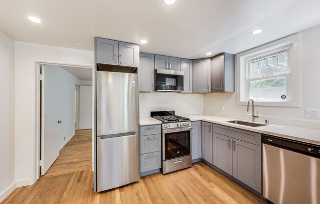 816 Peninsula Ave