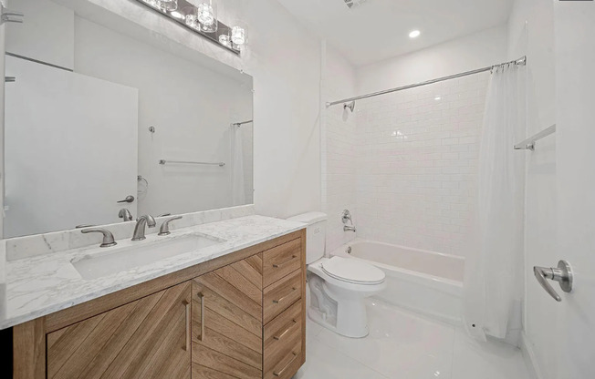 Breathtaking City Views from This Nordica 2 Bedroom!
