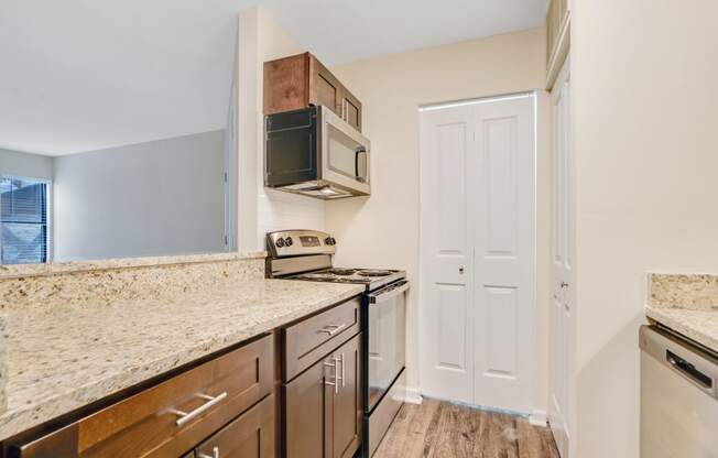 Countertops at Glen at Bogey Hills, Missouri