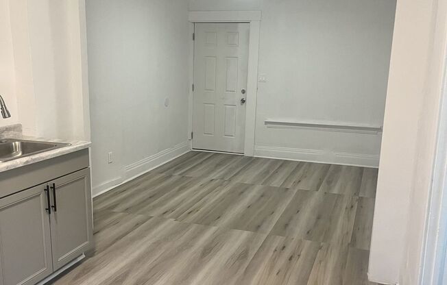 Studio, 1 bath, 360 sqft, $1,295, Unit B