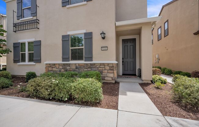 4 beds, 3 baths, $2,900