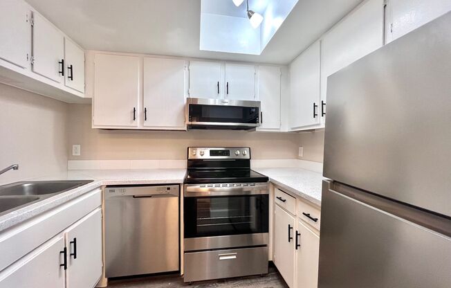 1 bed, 1 bath, 700 sqft, $1,699, Unit 209