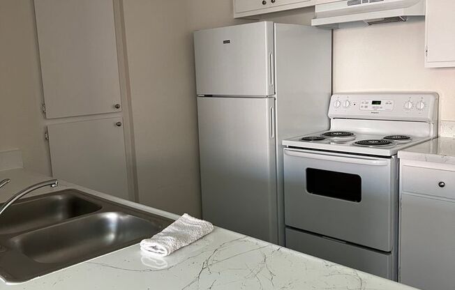 2 beds, 1 bath, 800 sqft, $2,150, Unit 50