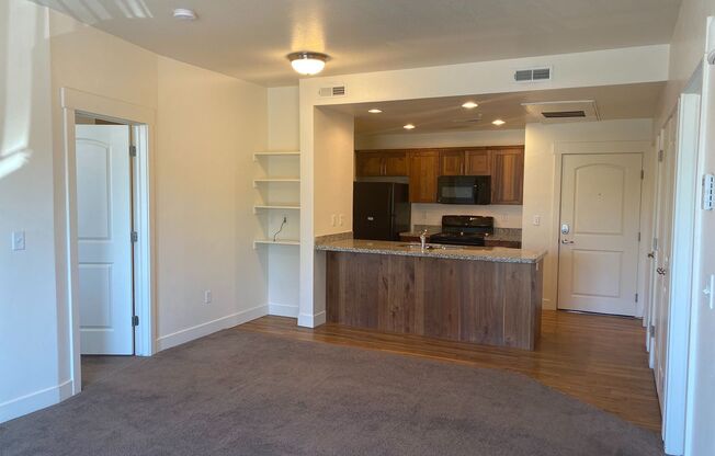 2 beds, 2 baths, 964 sqft, $1,550, Unit 332