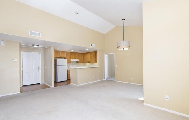 SPACIOUS 2bd/2ba top floor condo in Otay Ranch!