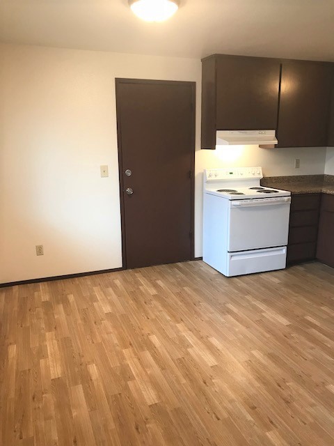 2 beds, 1 bath, $1,675