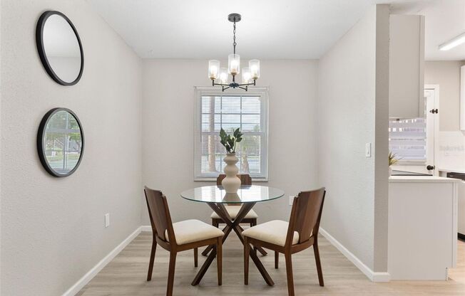 2 beds, 1 bath, $1,395, Unit APARTMENT A5