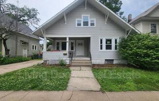 711 N 30 ST