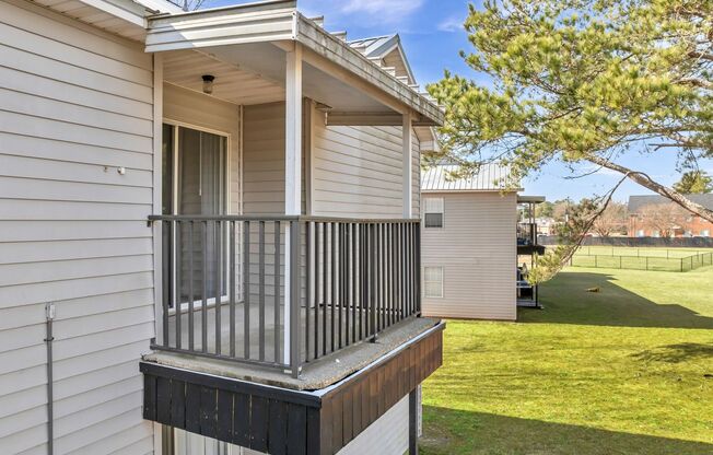 2 beds, 2 baths, 970 sqft, $995, Unit 235