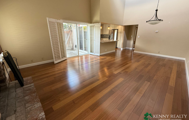 Modern Foster City 3 Bedroom Townhome with Private Yard & Complex Amenities