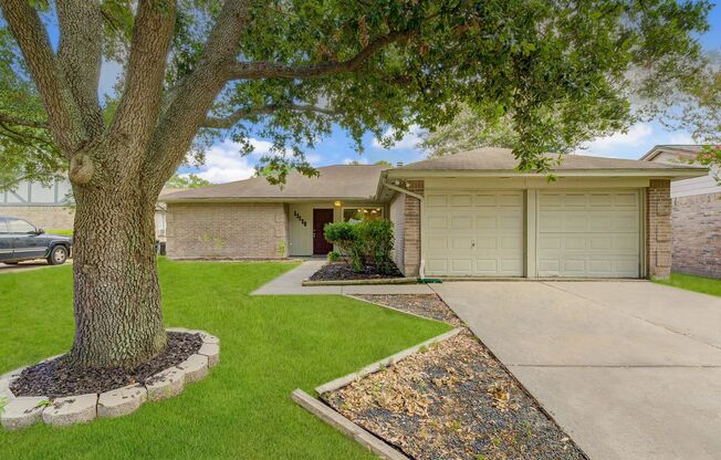 Stunning and updated 4-bedroom in Cypress