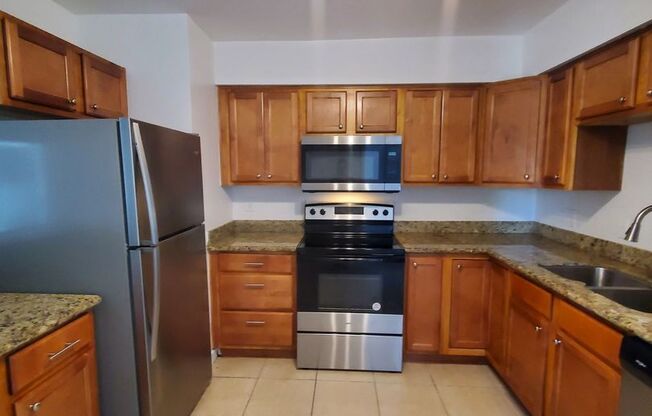 3 beds, 2 baths, $1,895, Unit 106