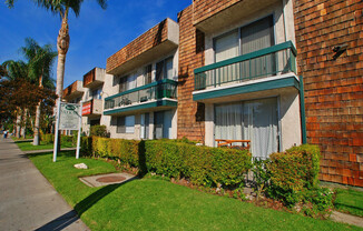 SA2 - 20431 Saticoy Apts.