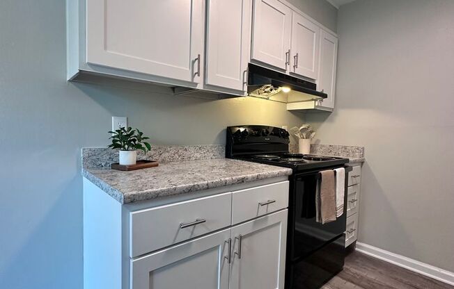 Parkway Apartments – Convenient 2-Bedroom Living in North Knoxville