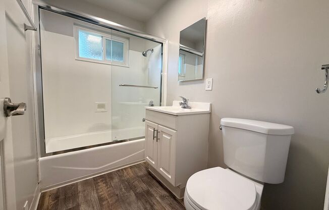 2 beds, 1 bath, 800 sqft, $2,295, Unit 4