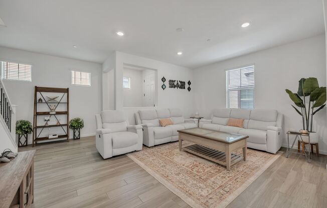 4 beds, 3 baths, $2,900