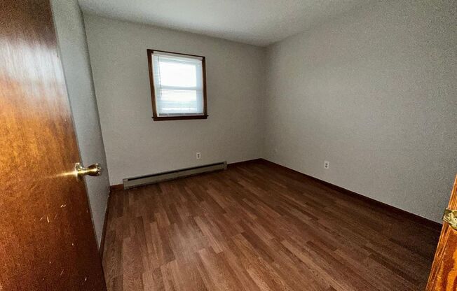 2 beds, 1 bath, $1,450, Unit 291-Apt 6