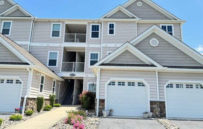 2nd floor condo in Hearthstone Manor