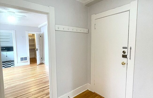 1 bed, 1 bath, 560 sqft, $1,250, Unit 1