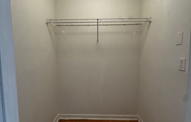 1 bed, 1 bath, 645 sqft, $1,075, Unit 405